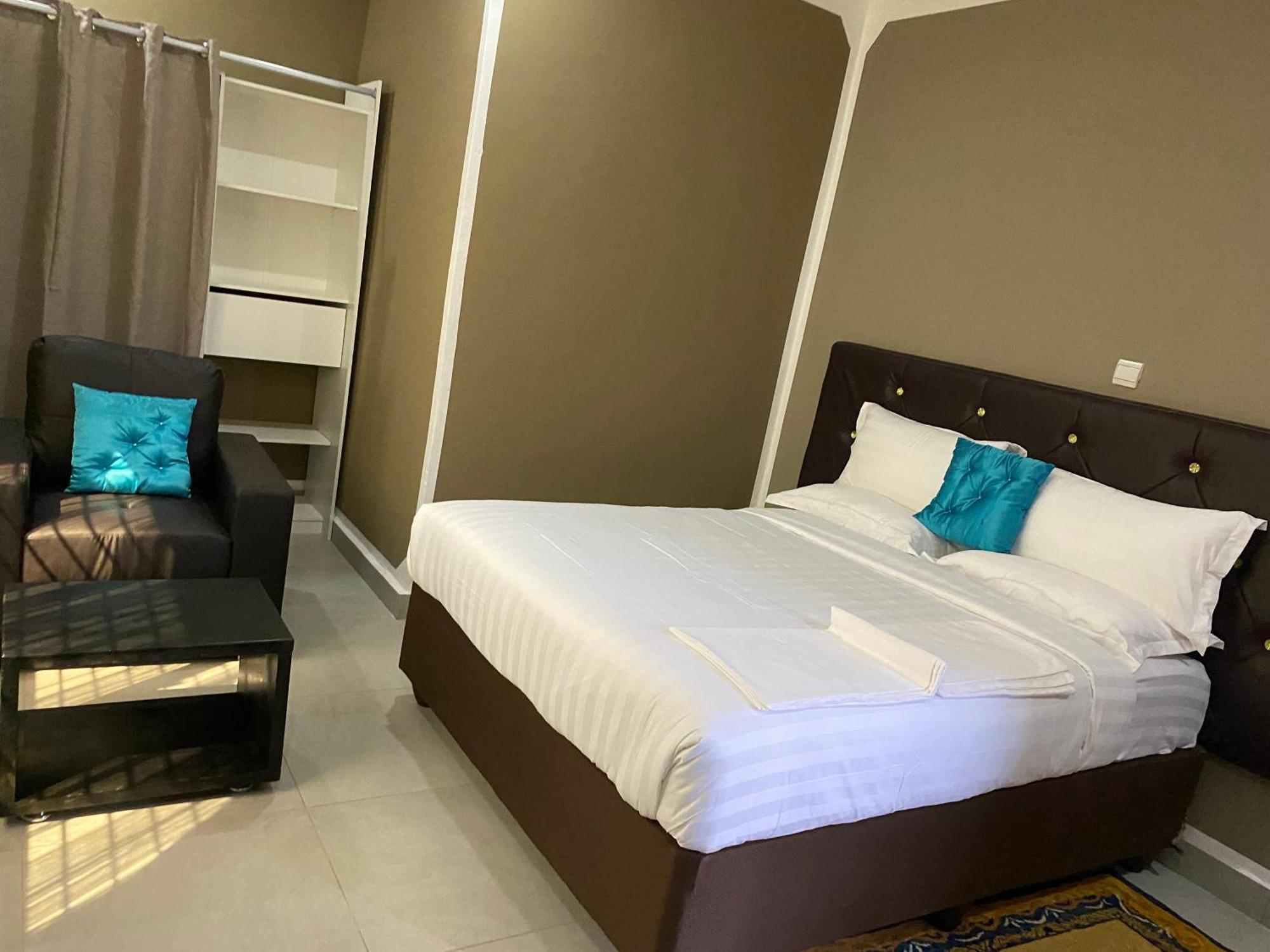 Colibri Inn Hotel Kolwezi Esterno foto