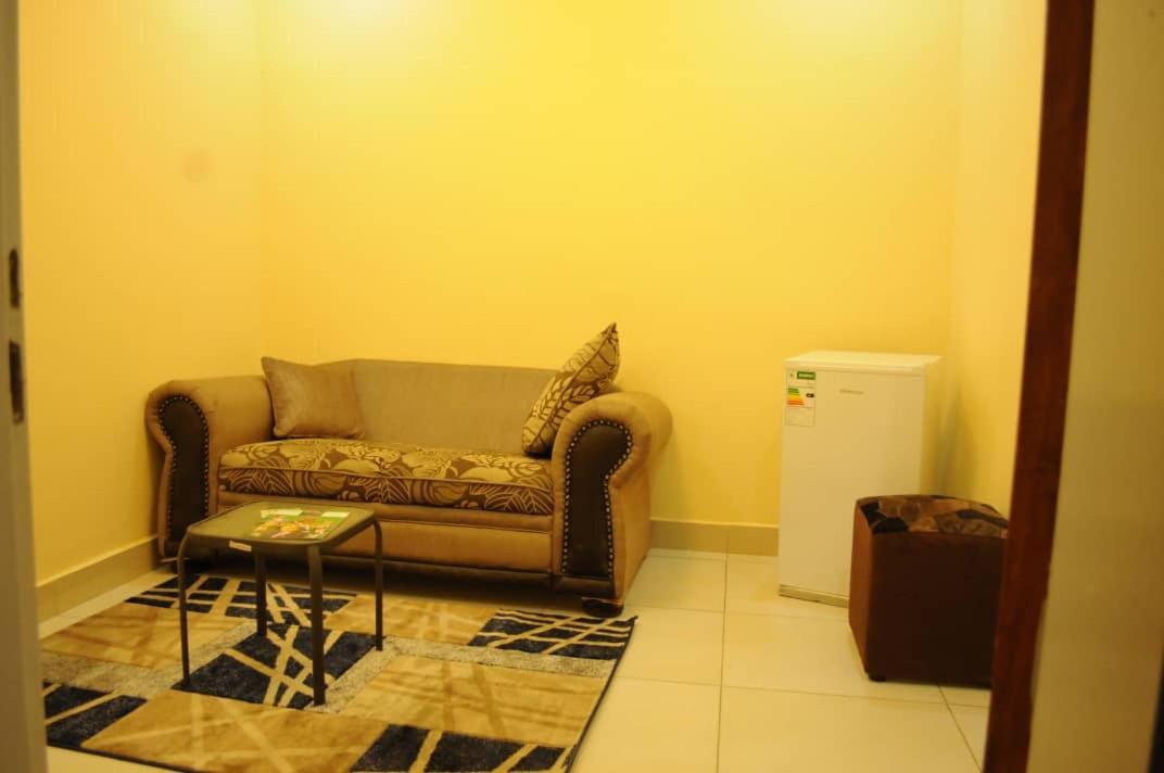 Colibri Inn Hotel Kolwezi Esterno foto