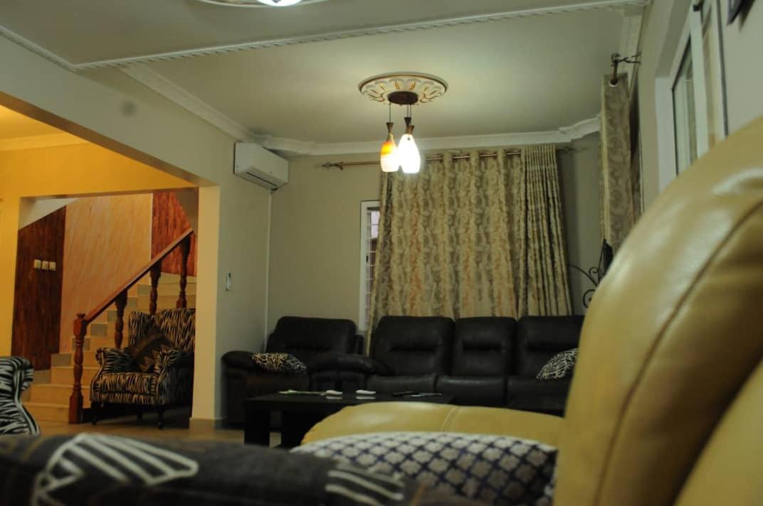 Colibri Inn Hotel Kolwezi Esterno foto
